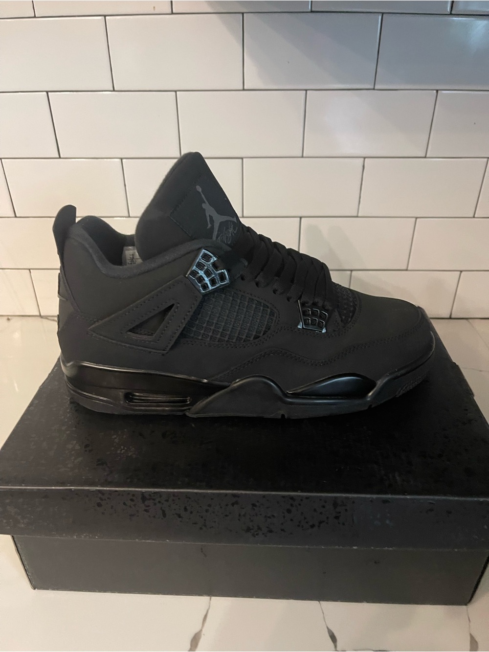 Men’s Retro 4 Black Cat Size 9.5.